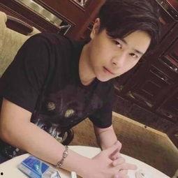 吃瓜直播间爆料娱乐圈吃笋的主播,揭秘直播间的美食诱惑  第1张